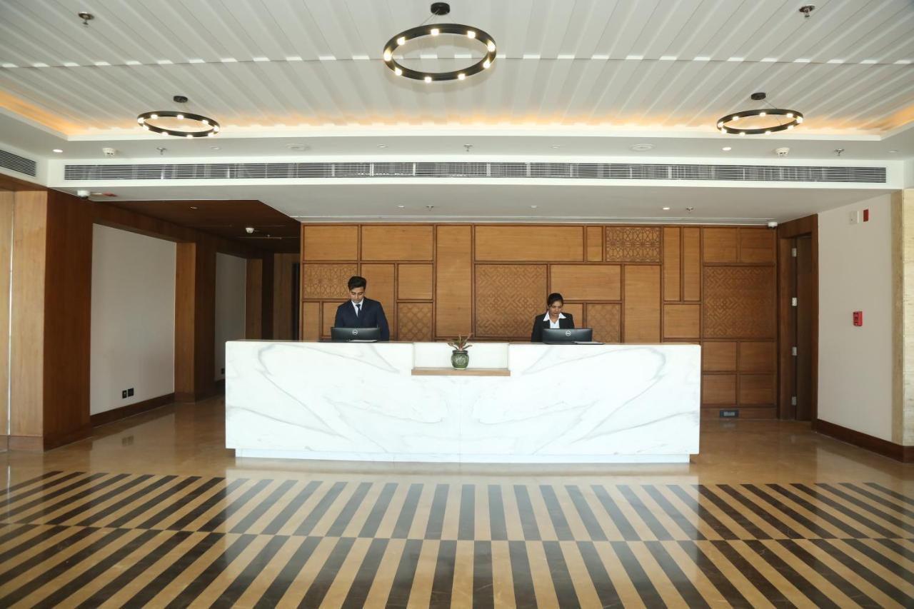 Hotel Golden Tulip Jalandhar Exterior foto