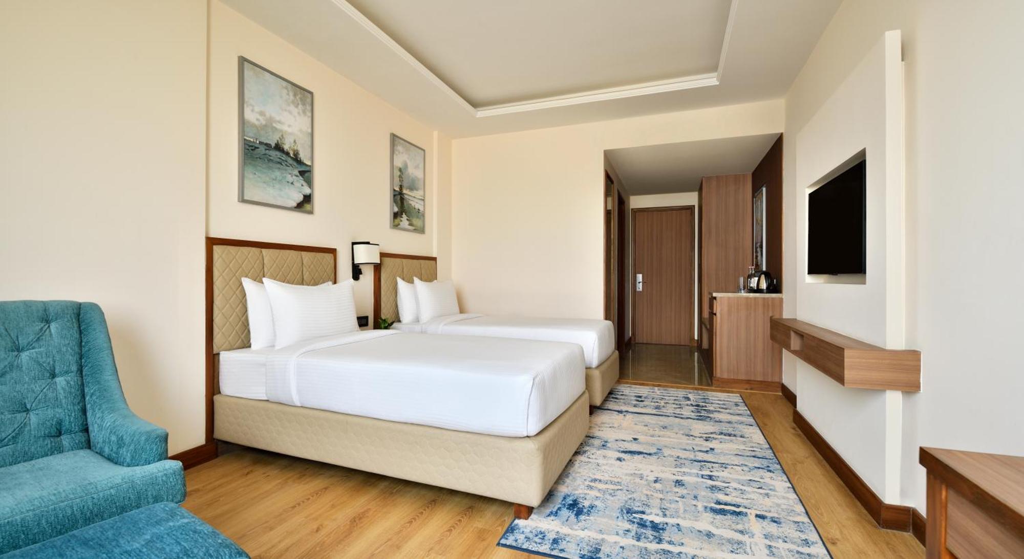 Hotel Golden Tulip Jalandhar Exterior foto